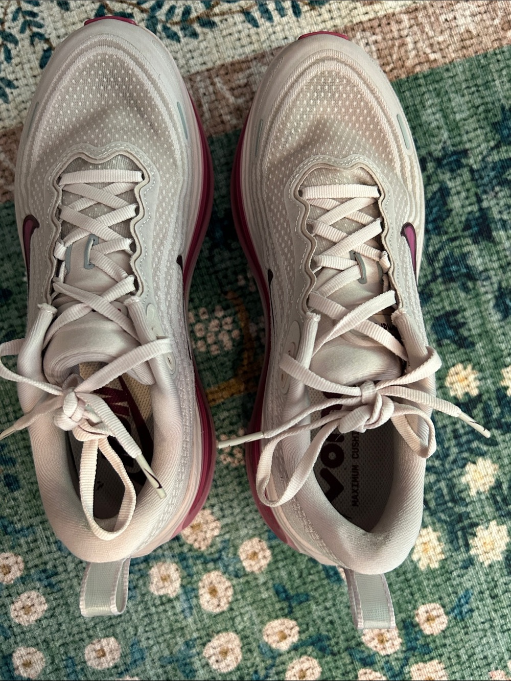 Nike Vomero Plus Running Shoes